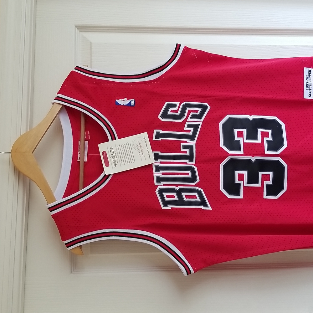 SCOTTIE PIPPEN CHICAGO BULLS RED THROWBACK JERSEY